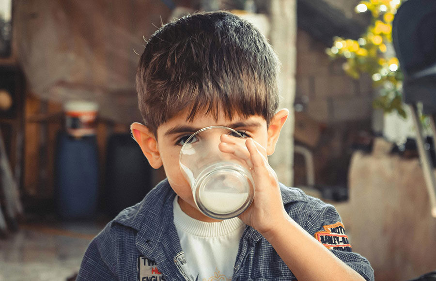 milk-pexels-samerdaboul-1210005-web
